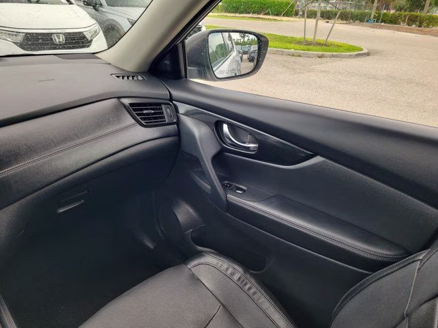 2019 Brilliant Silver Metallic Nissan Rogue SL FWD SUV