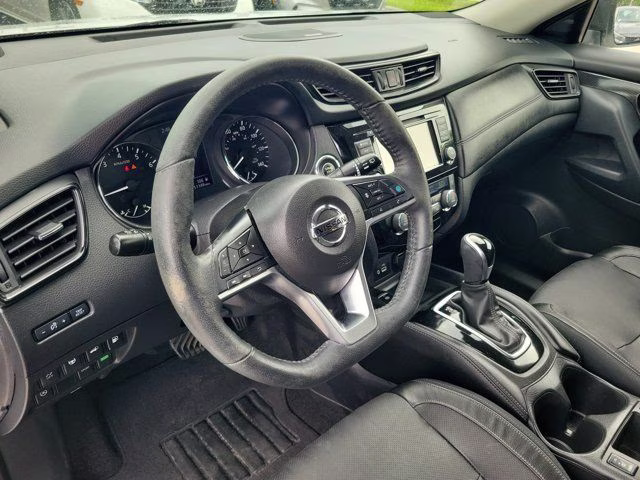 2019 Brilliant Silver Metallic Nissan Rogue SL FWD SUV