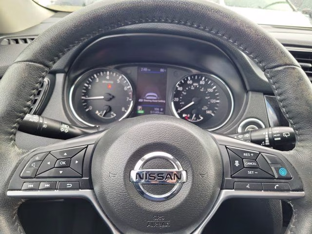 2019 Brilliant Silver Metallic Nissan Rogue SL FWD SUV
