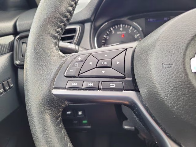 2019 Brilliant Silver Metallic Nissan Rogue SL FWD SUV