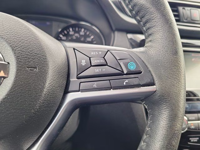 2019 Brilliant Silver Metallic Nissan Rogue SL FWD SUV