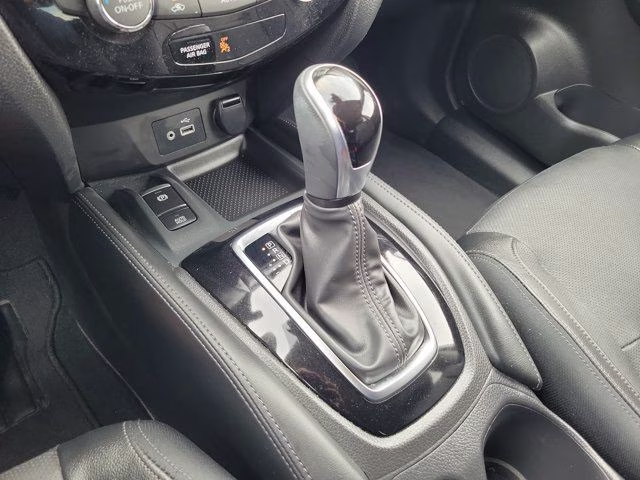 2019 Brilliant Silver Metallic Nissan Rogue SL FWD SUV
