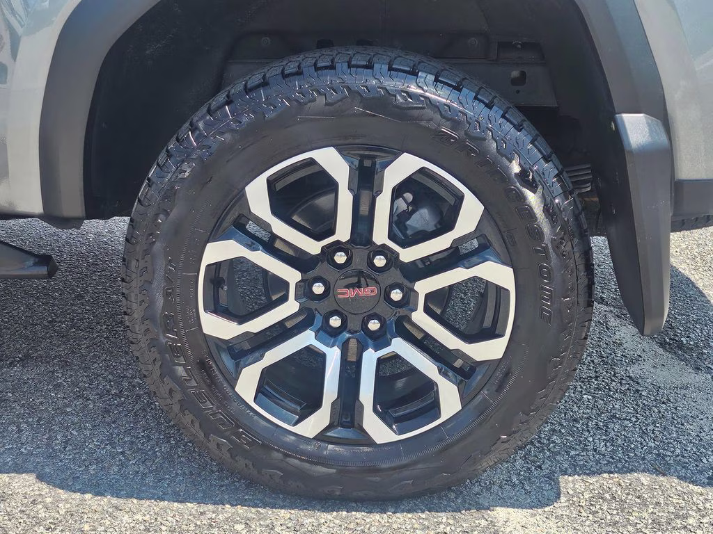 2025 Sterling Metallic GMC Canyon AT4 4X4 Truck
