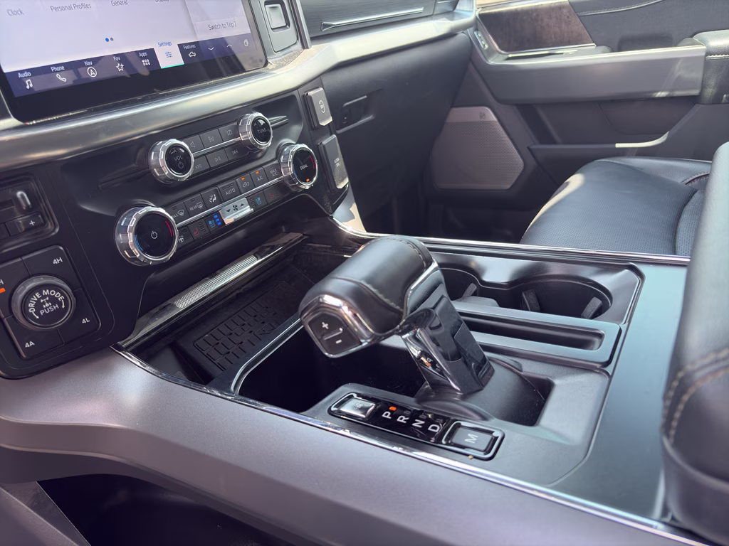2023 Iconic Silver Metallic Ford F-150 LARIAT 4X4 Truck