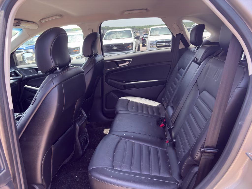 2018 White Gold Metallic Ford Edge SEL AWD SUV