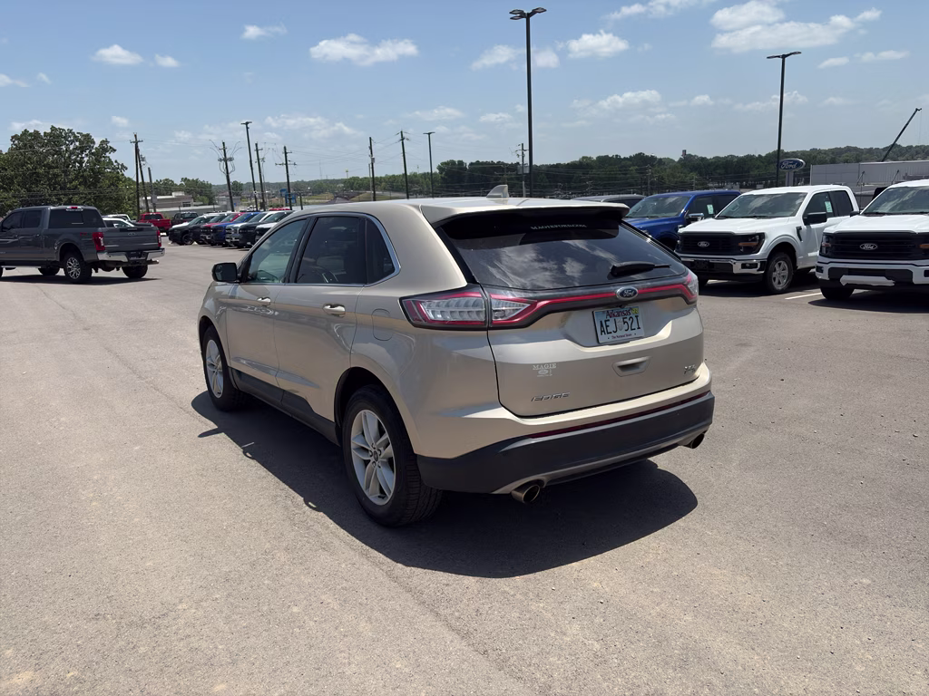 2018 White Gold Metallic Ford Edge SEL AWD SUV