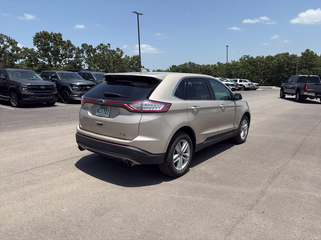 2018 White Gold Metallic Ford Edge SEL AWD SUV