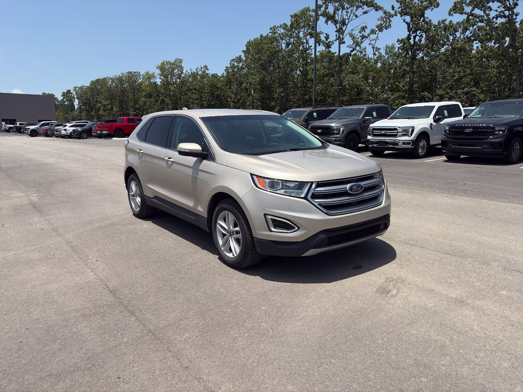 2018 White Gold Metallic Ford Edge SEL AWD SUV