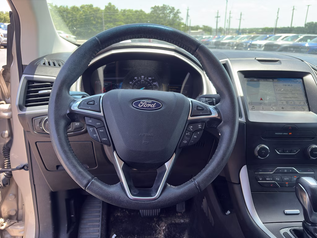 2018 White Gold Metallic Ford Edge SEL AWD SUV