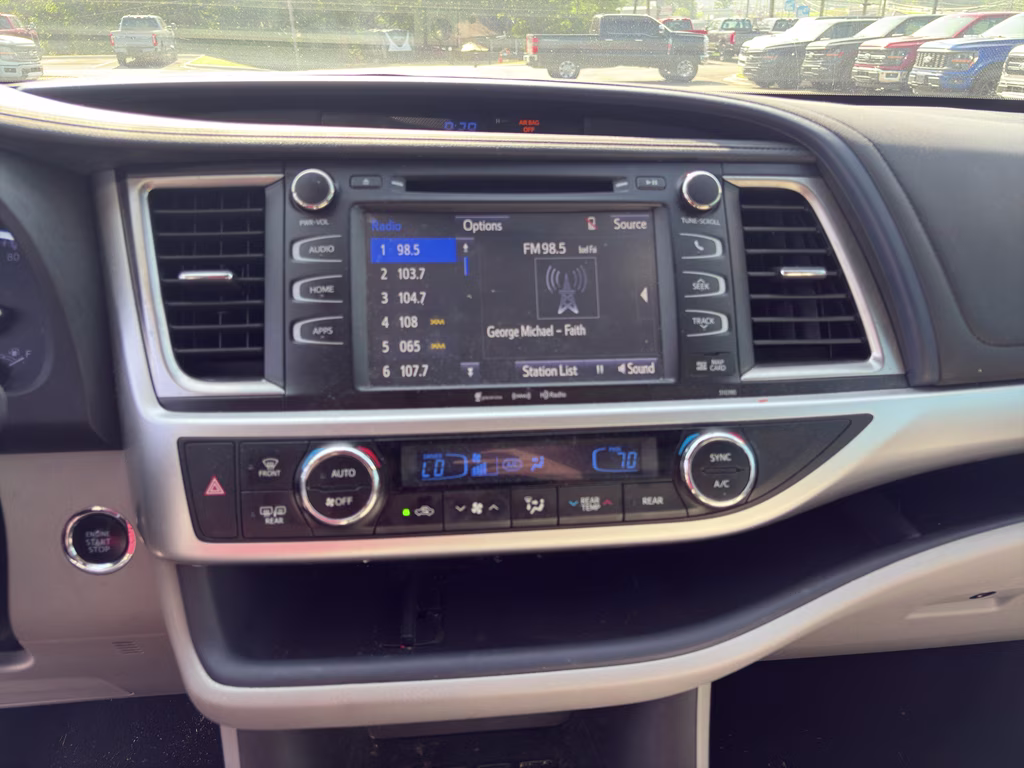 2019 Celestial Silver Metallic Toyota Highlander XLE AWD SUV