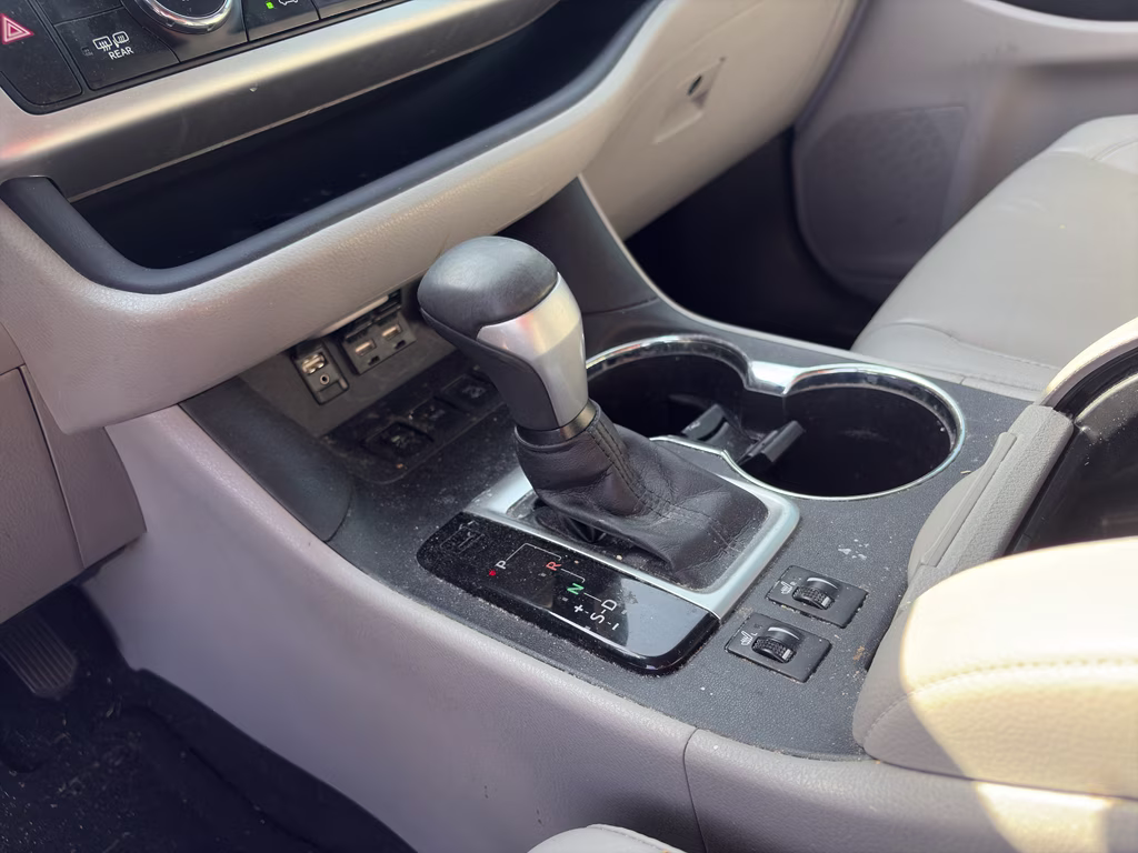 2019 Celestial Silver Metallic Toyota Highlander XLE AWD SUV