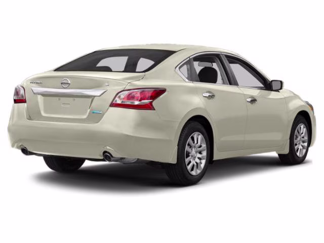 2015 Pearl White Nissan Altima 2.5 S FWD Sedan