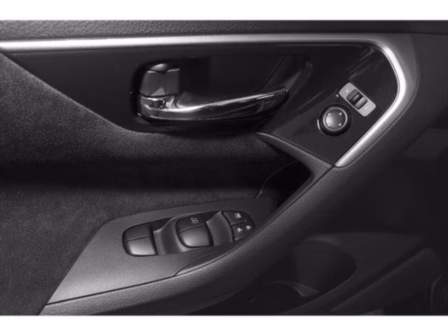 2015 Pearl White Nissan Altima 2.5 S FWD Sedan