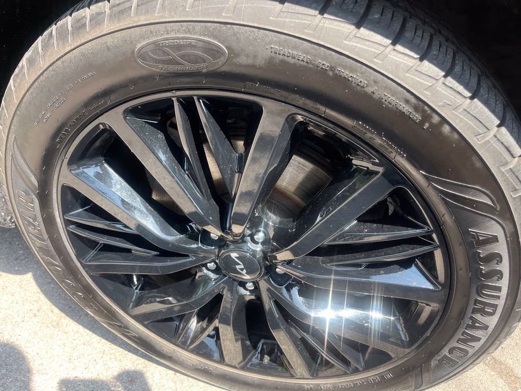 2022 Ebony Black Kia Telluride SX FWD SUV