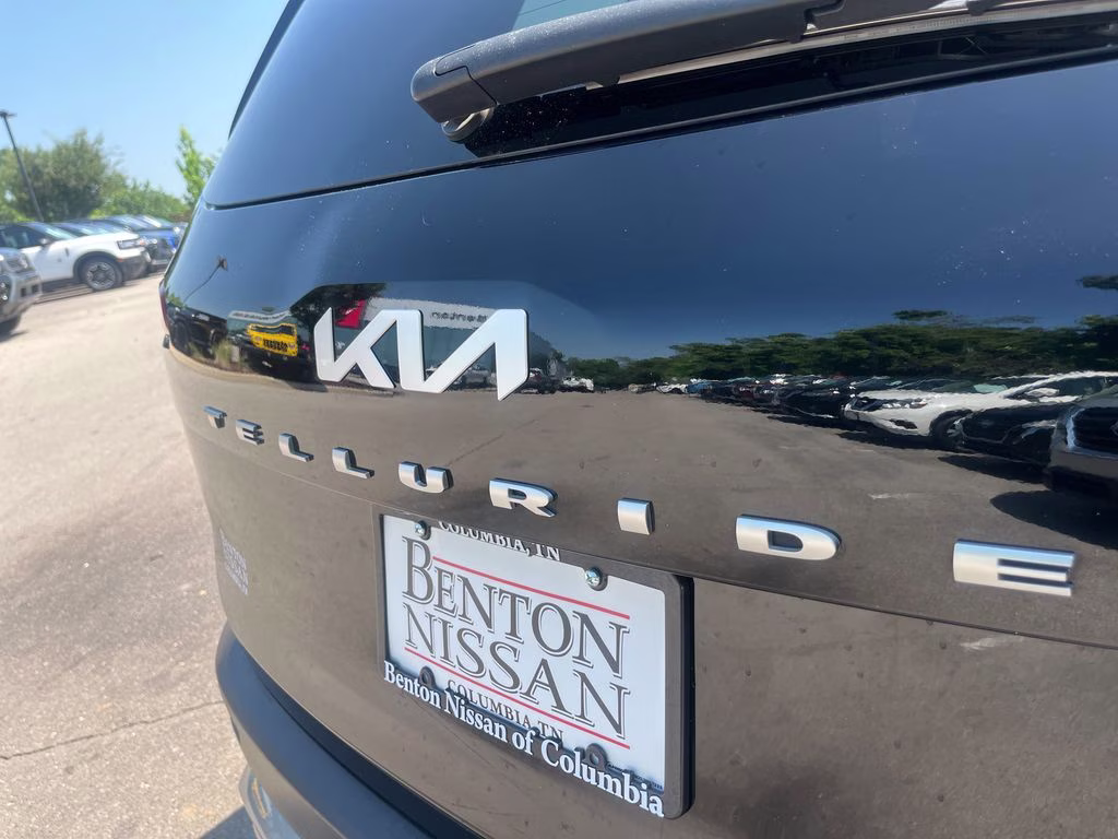 2022 Ebony Black Kia Telluride SX FWD SUV