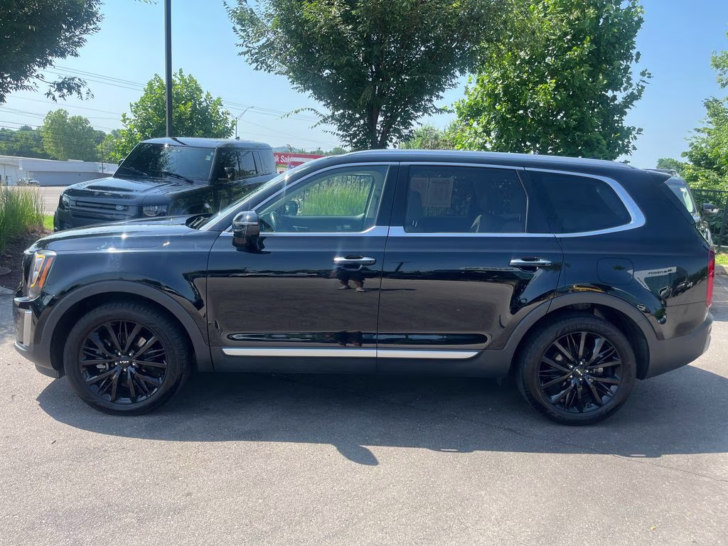 2022 Ebony Black Kia Telluride SX FWD SUV