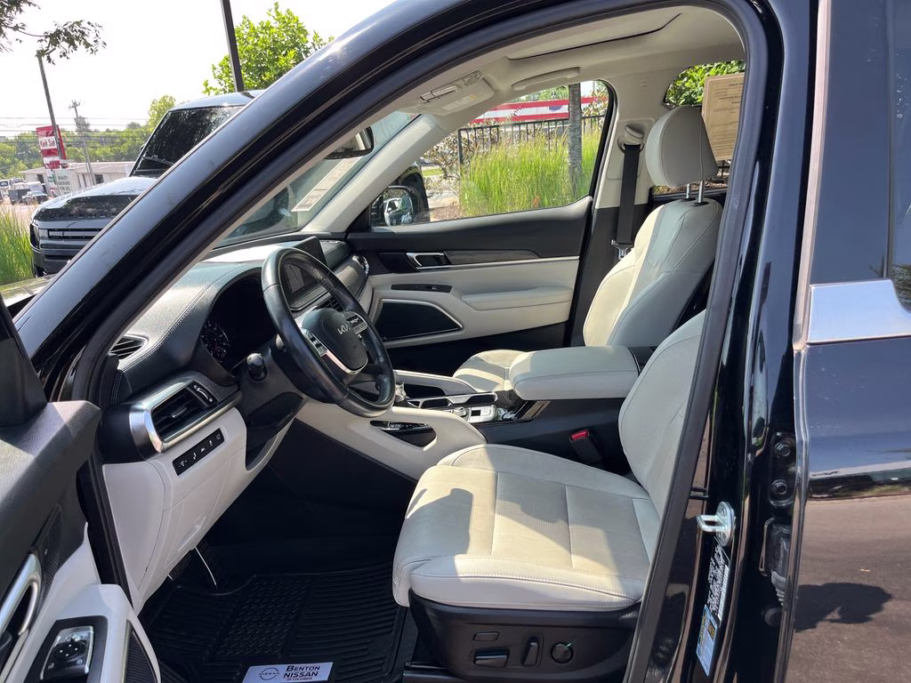 2022 Ebony Black Kia Telluride SX FWD SUV