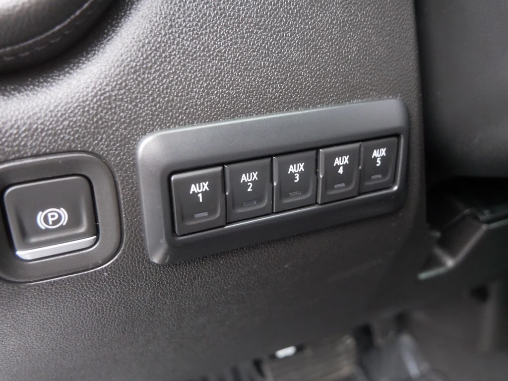 2022 Summit White Chevrolet Silverado 3500HD LT 4X4 Truck