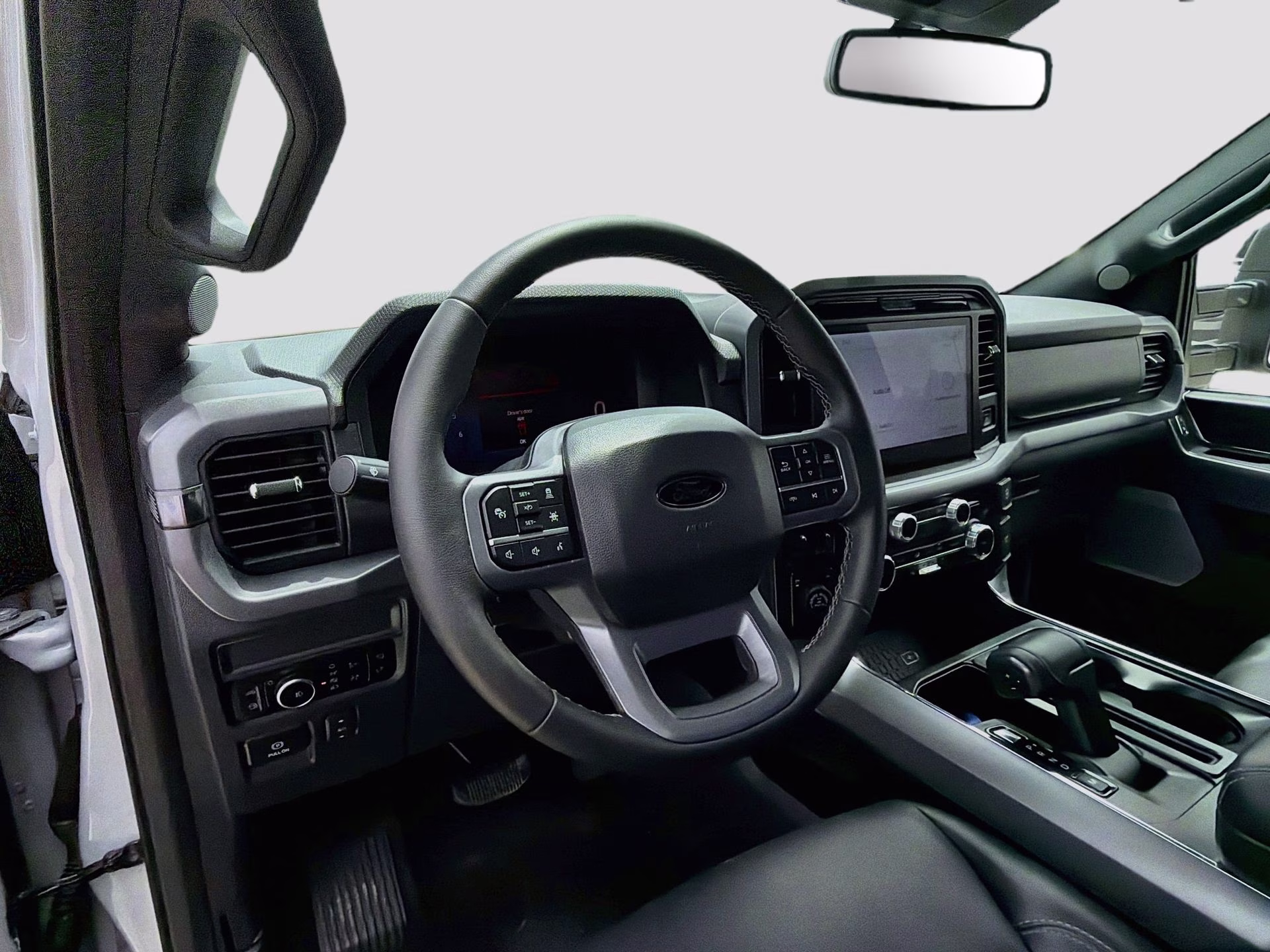2025 Space White Metallic Ford F-150 XLT 4X4 Truck