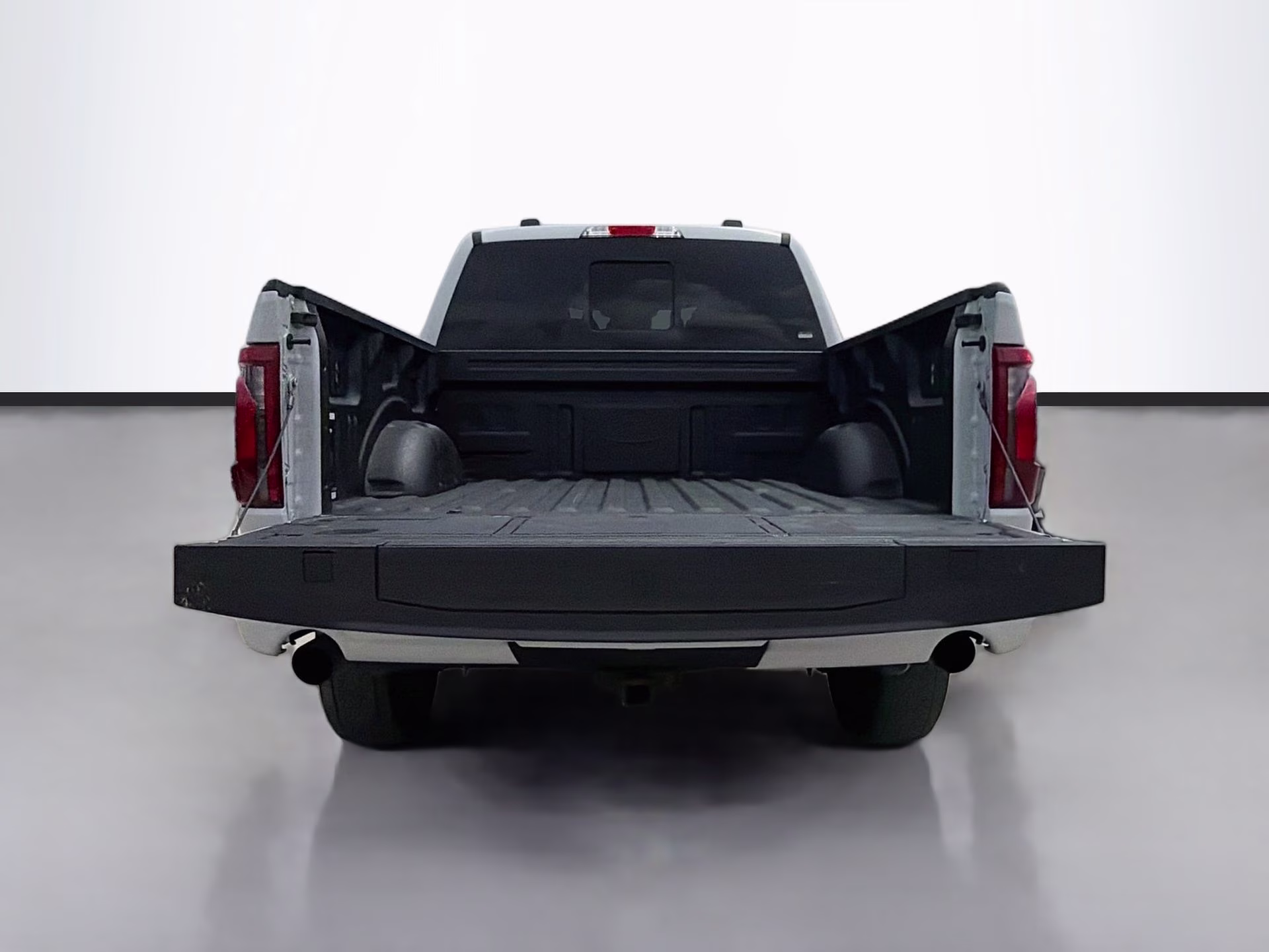 2025 Space White Metallic Ford F-150 XLT 4X4 Truck