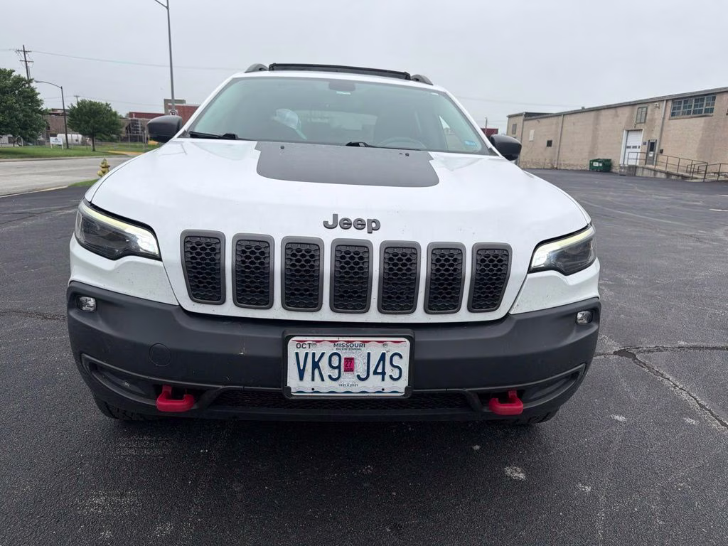 Used 2019 Jeep Cherokee Trailhawk with VIN 1C4PJMBX3KD157269 for sale in Kansas City