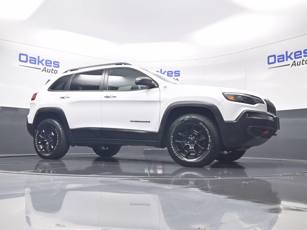 2019 Bright White Clearcoat Jeep Cherokee Trailhawk 4X4 SUV