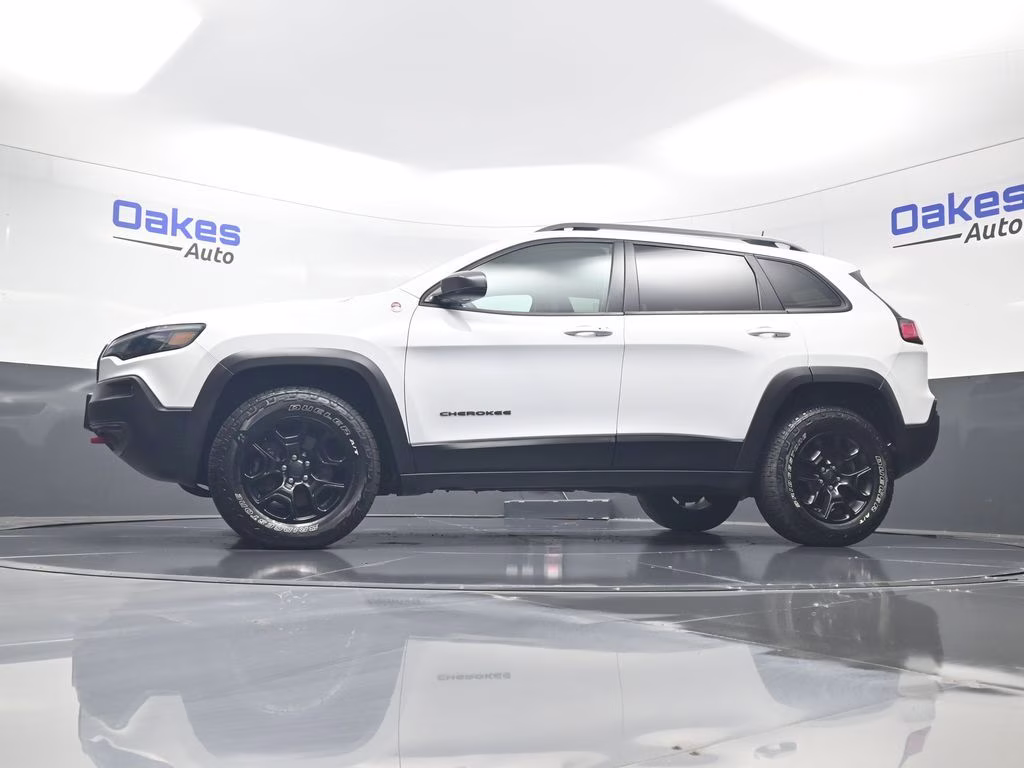 2019 Bright White Clearcoat Jeep Cherokee Trailhawk 4X4 SUV