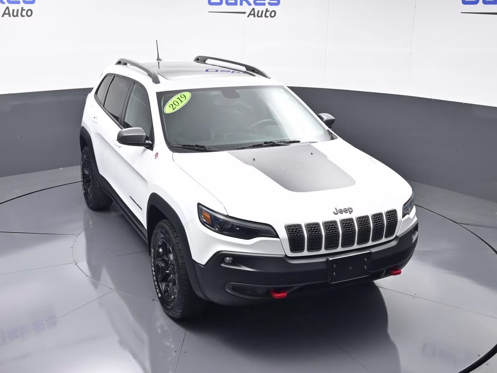 2019 Bright White Clearcoat Jeep Cherokee Trailhawk 4X4 SUV