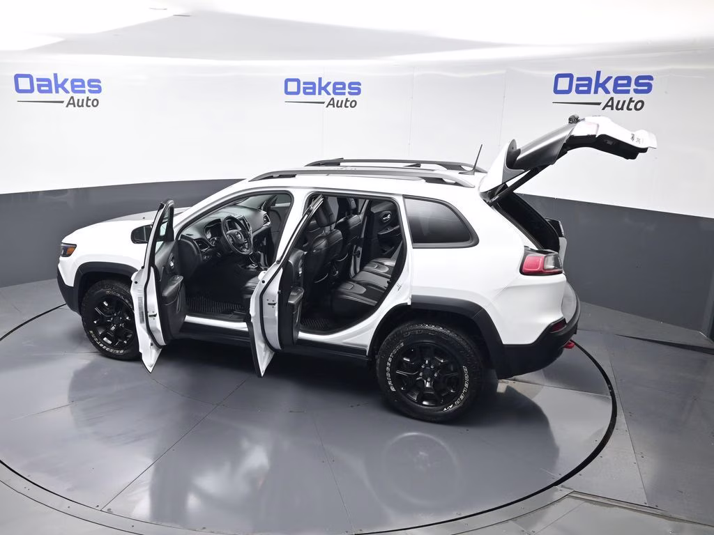 2019 Bright White Clearcoat Jeep Cherokee Trailhawk 4X4 SUV