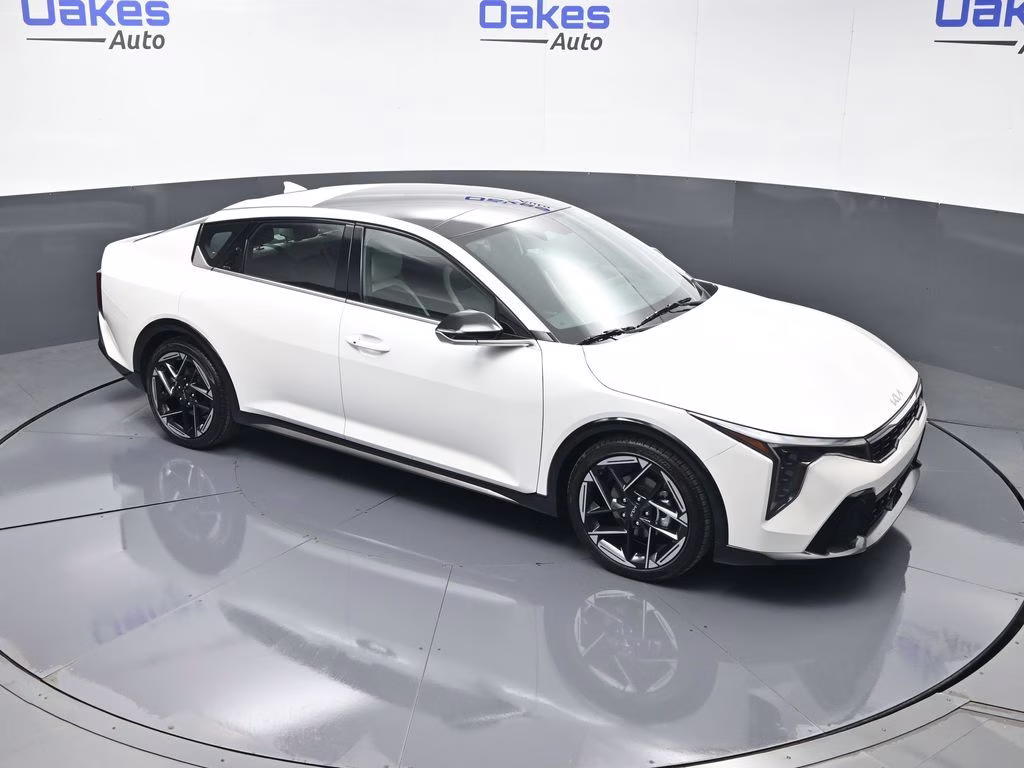 2026 Snow White Pearl Kia K4 GT-Line FWD Sedan