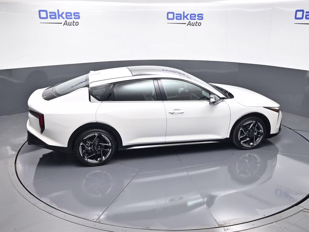 2026 Snow White Pearl Kia K4 GT-Line FWD Sedan