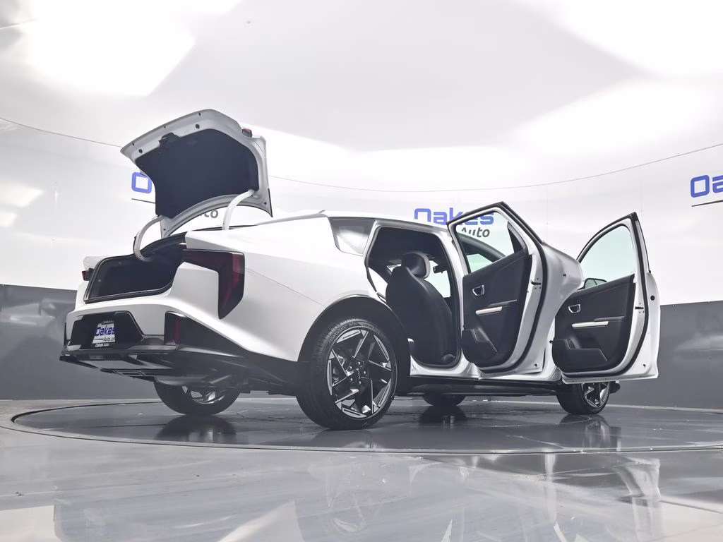 2026 Snow White Pearl Kia K4 GT-Line FWD Sedan