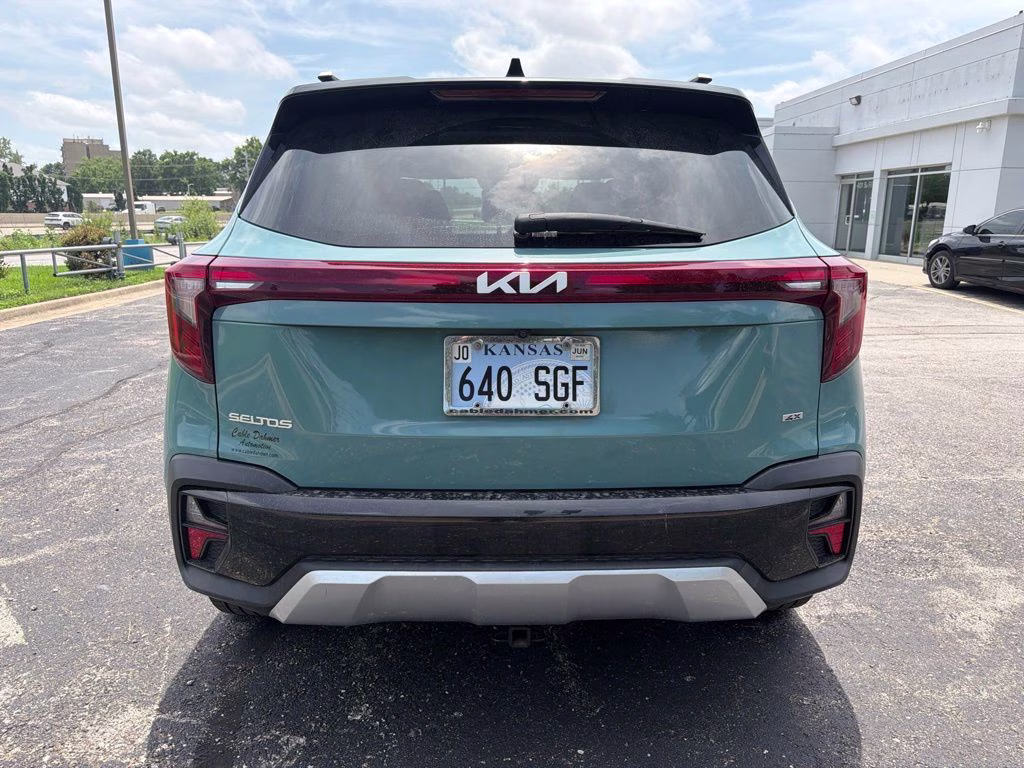 2024 Pluton Blue/Black Roof Kia Seltos SX AWD SUV