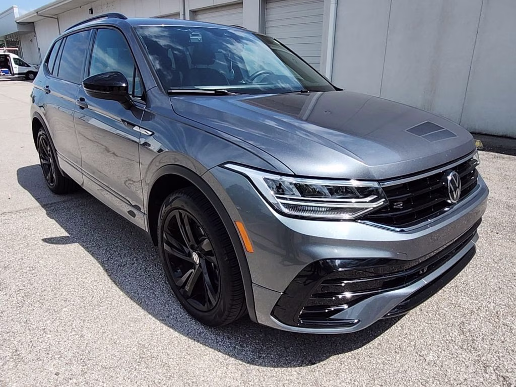 2024 Platinum Gray Metallic Volkswagen Tiguan 2.0T SE R-Line Black FWD SUV