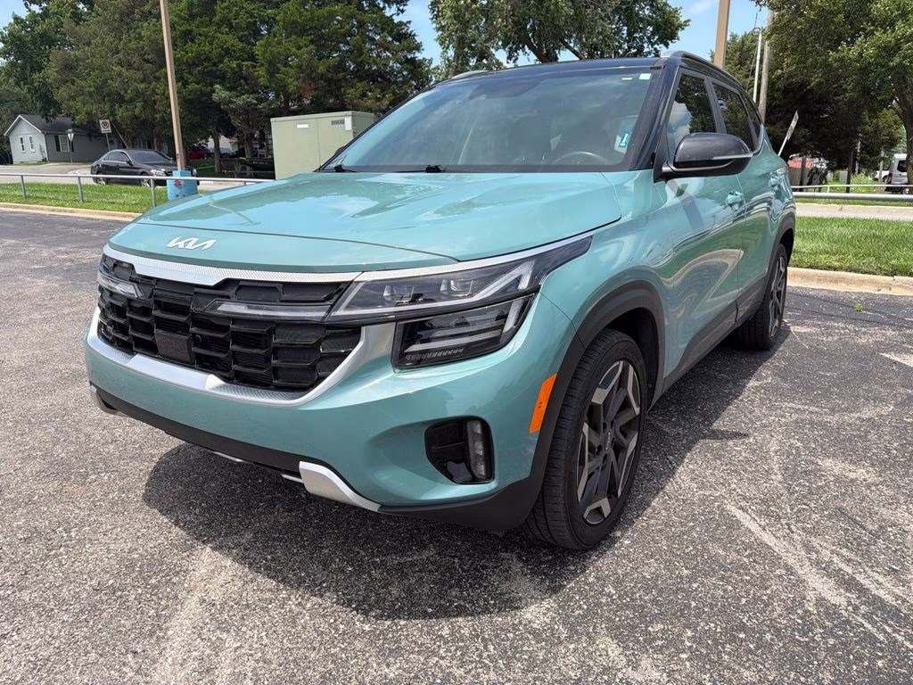 2024 Pluton Blue/Black Roof Kia Seltos SX AWD SUV