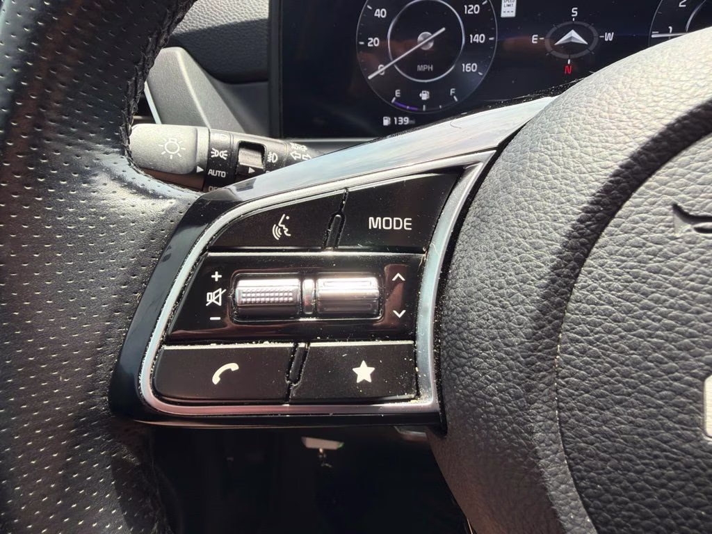 2024 Pluton Blue/Black Roof Kia Seltos SX AWD SUV