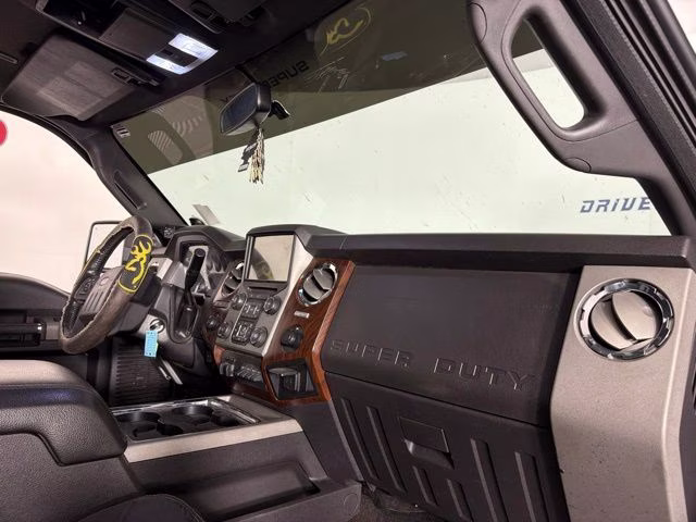 2013 Green Ford Super Duty F-250 SRW Lariat 4X4 Truck