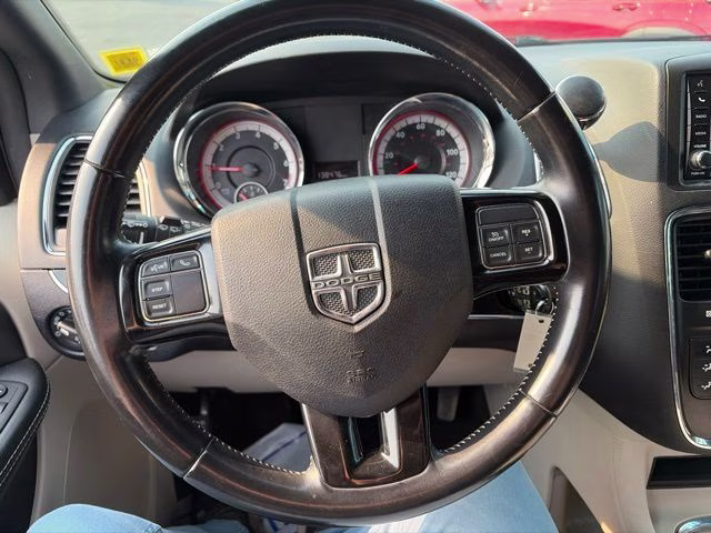 2019 White Dodge Grand Caravan SXT FWD Van