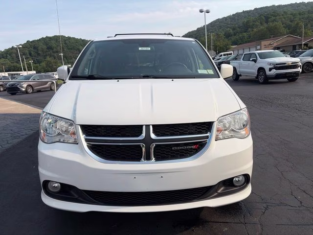 2019 White Dodge Grand Caravan SXT FWD Van