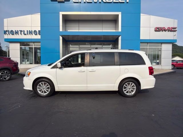 2019 White Dodge Grand Caravan SXT FWD Van