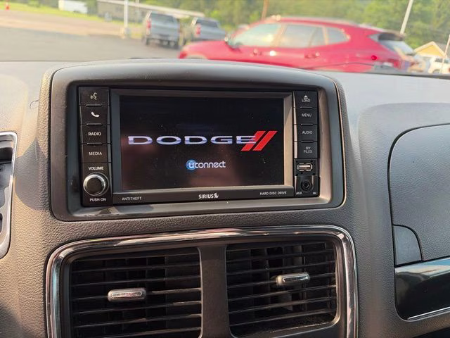 2019 White Dodge Grand Caravan SXT FWD Van