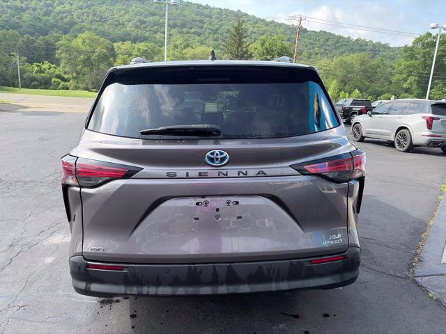 2021 Predawn Gray Mica Toyota Sienna XLE AWD Van