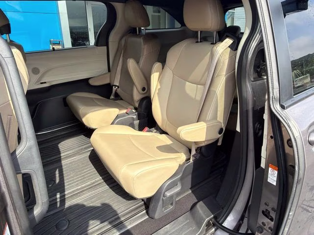 2021 Predawn Gray Mica Toyota Sienna XLE AWD Van