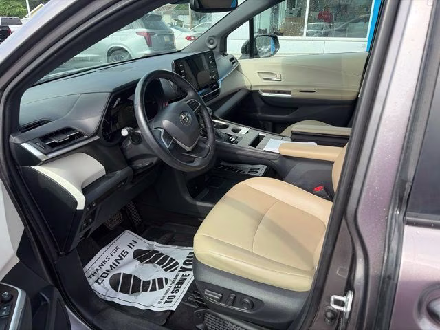 2021 Predawn Gray Mica Toyota Sienna XLE AWD Van