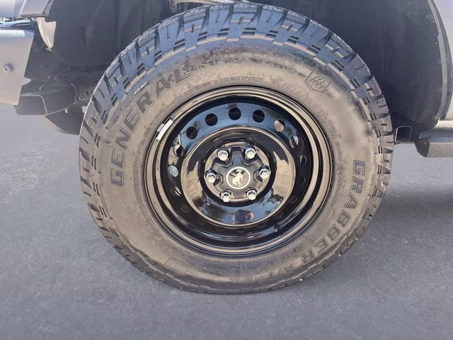 2021 Silver Metallic Ford Bronco Black Diamond 4X4 SUV