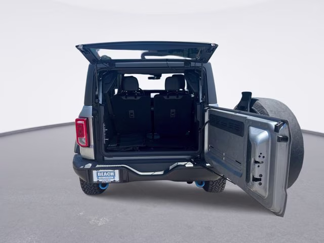 2021 Silver Metallic Ford Bronco Black Diamond 4X4 SUV