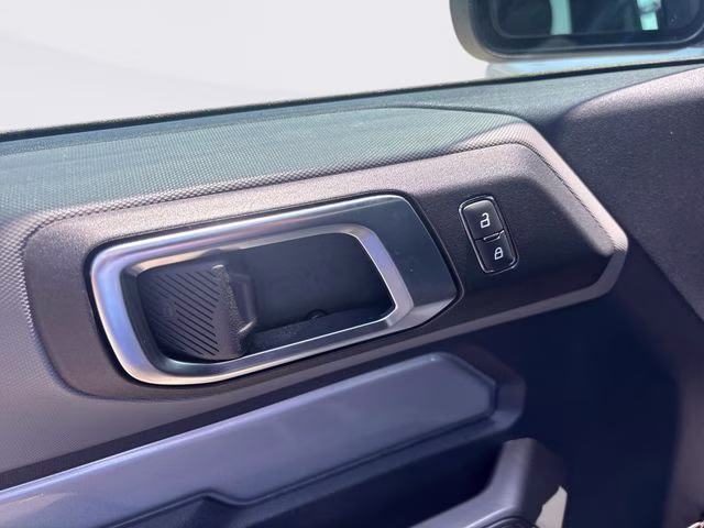 2021 Silver Metallic Ford Bronco Black Diamond 4X4 SUV