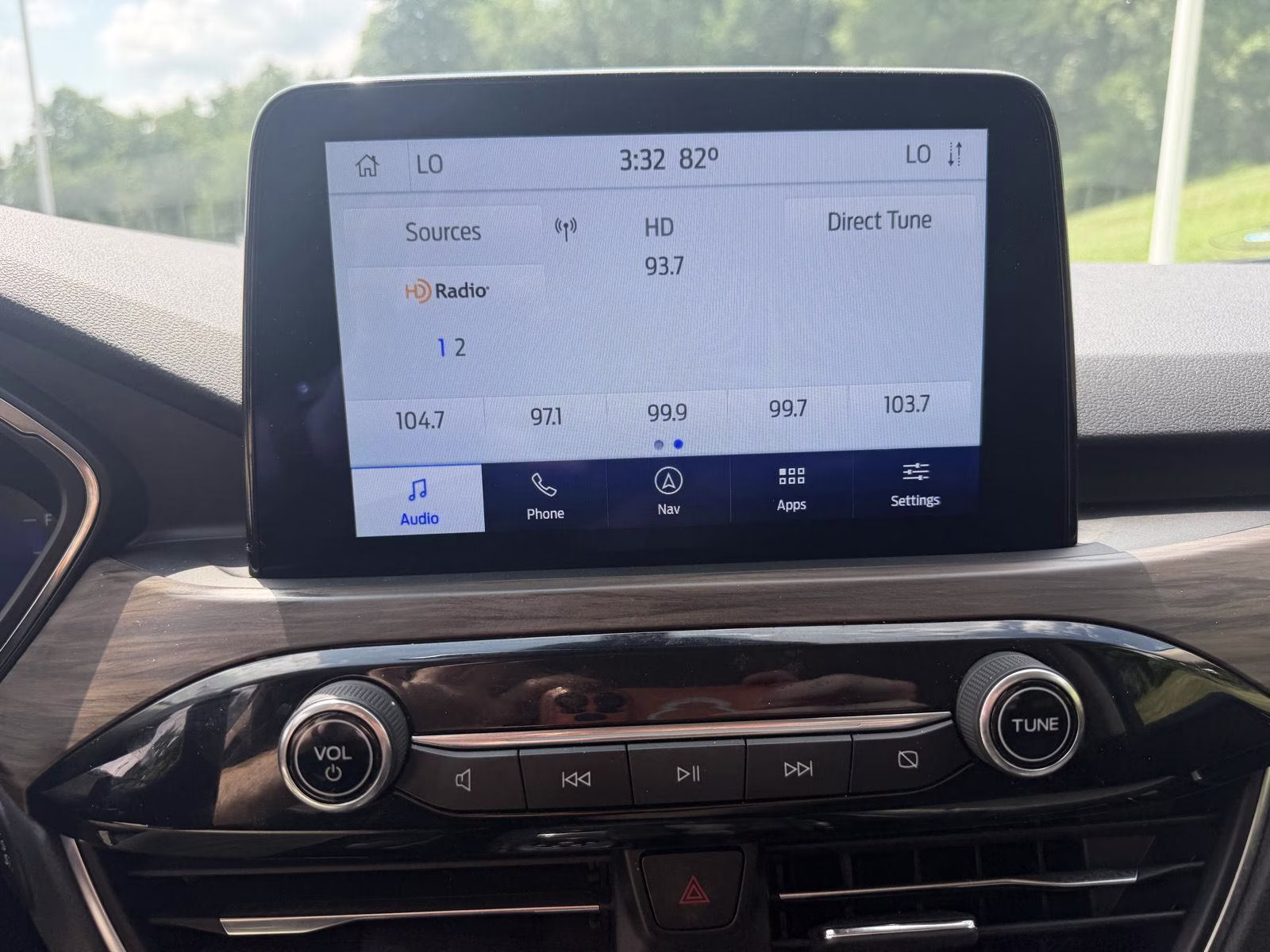 2020 Star White Metallic Tri-Coat Ford Escape Titanium AWD SUV