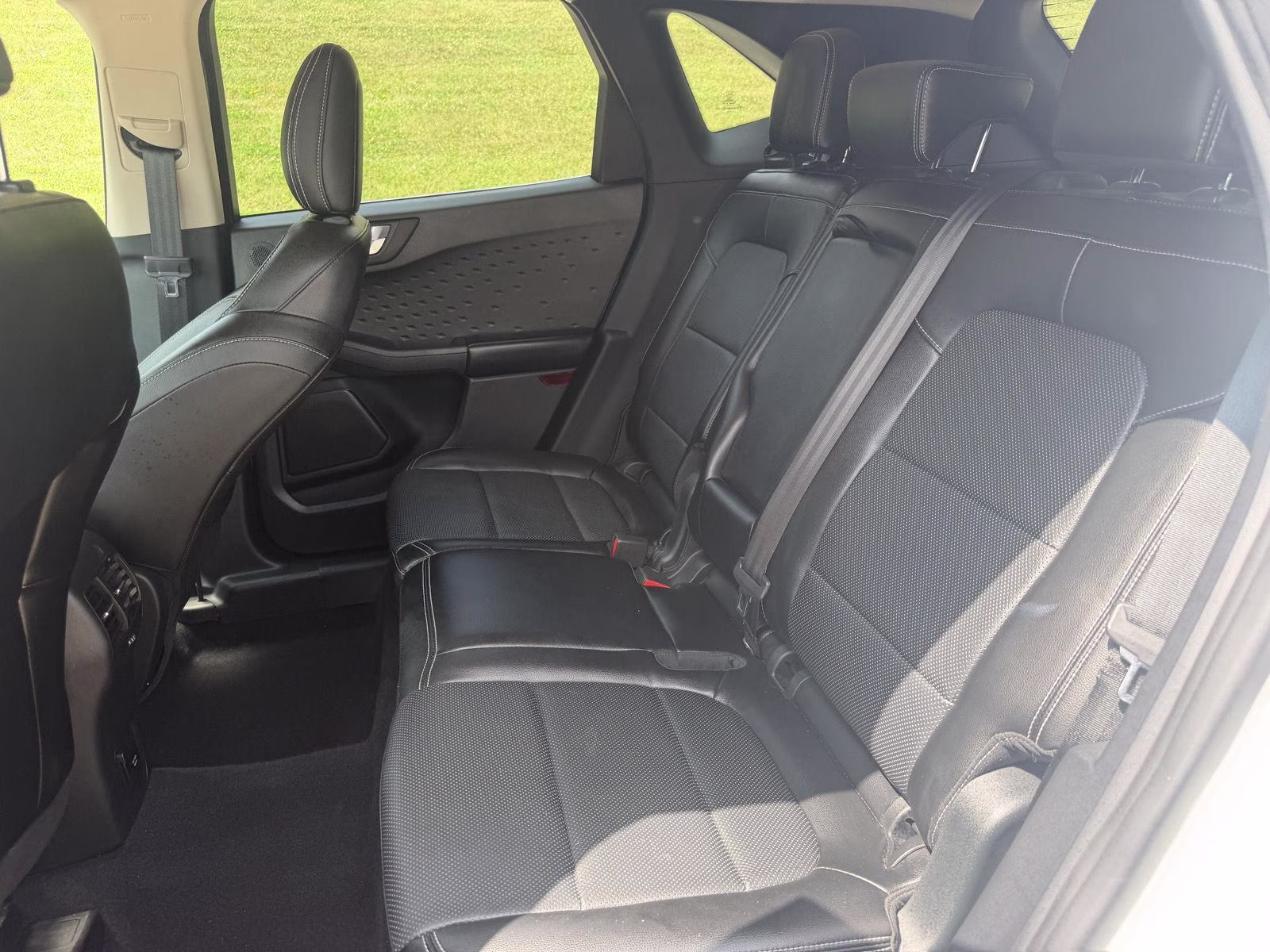 2020 Star White Metallic Tri-Coat Ford Escape Titanium AWD SUV