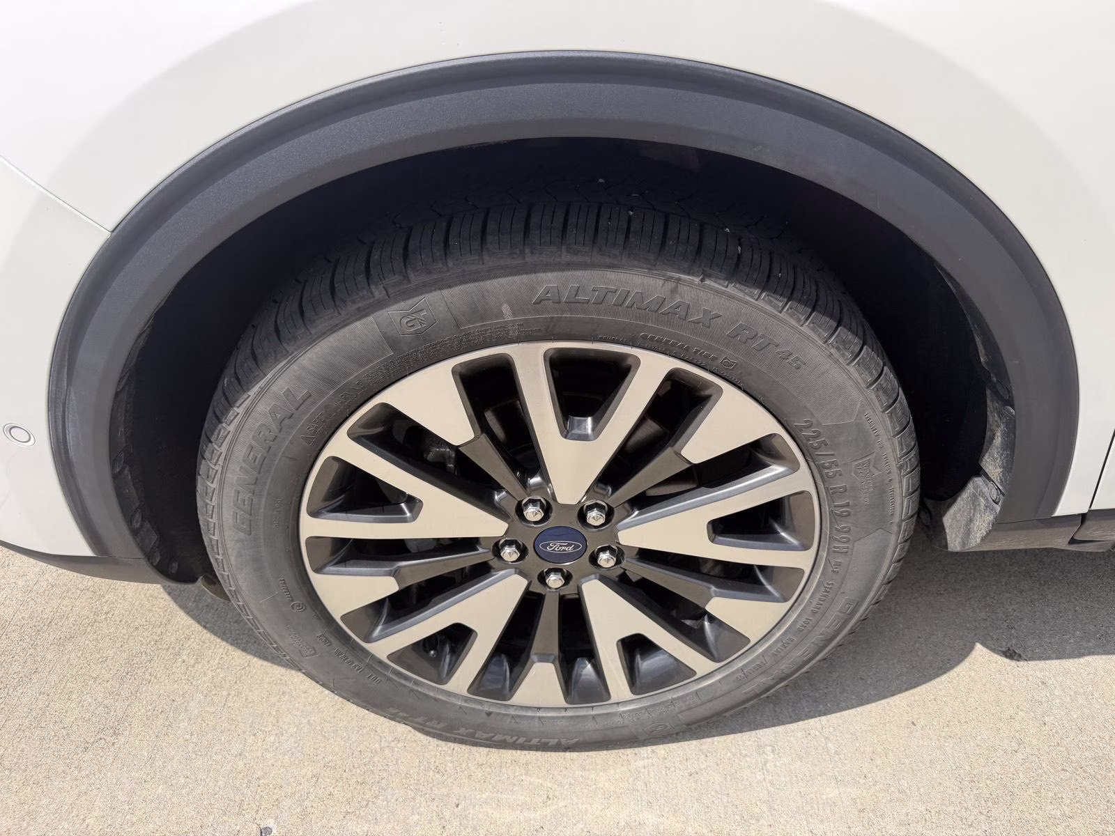 2020 Star White Metallic Tri-Coat Ford Escape Titanium AWD SUV